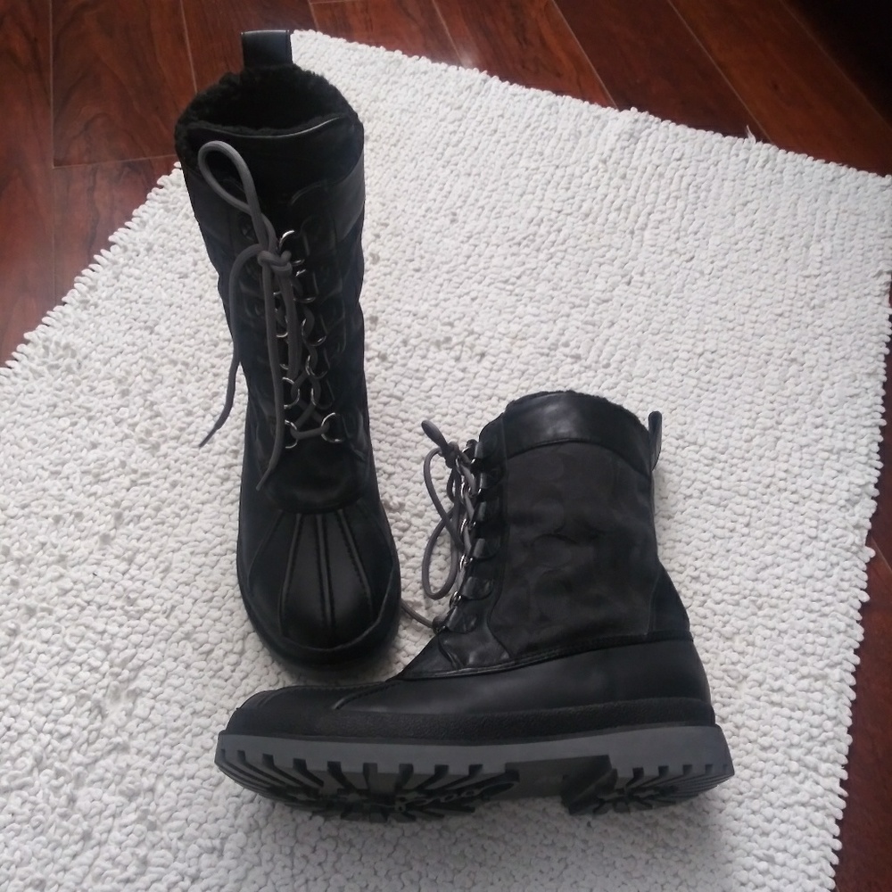 NWT Coach Laura winter boots